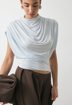 - T-shirt z nadrukiem
