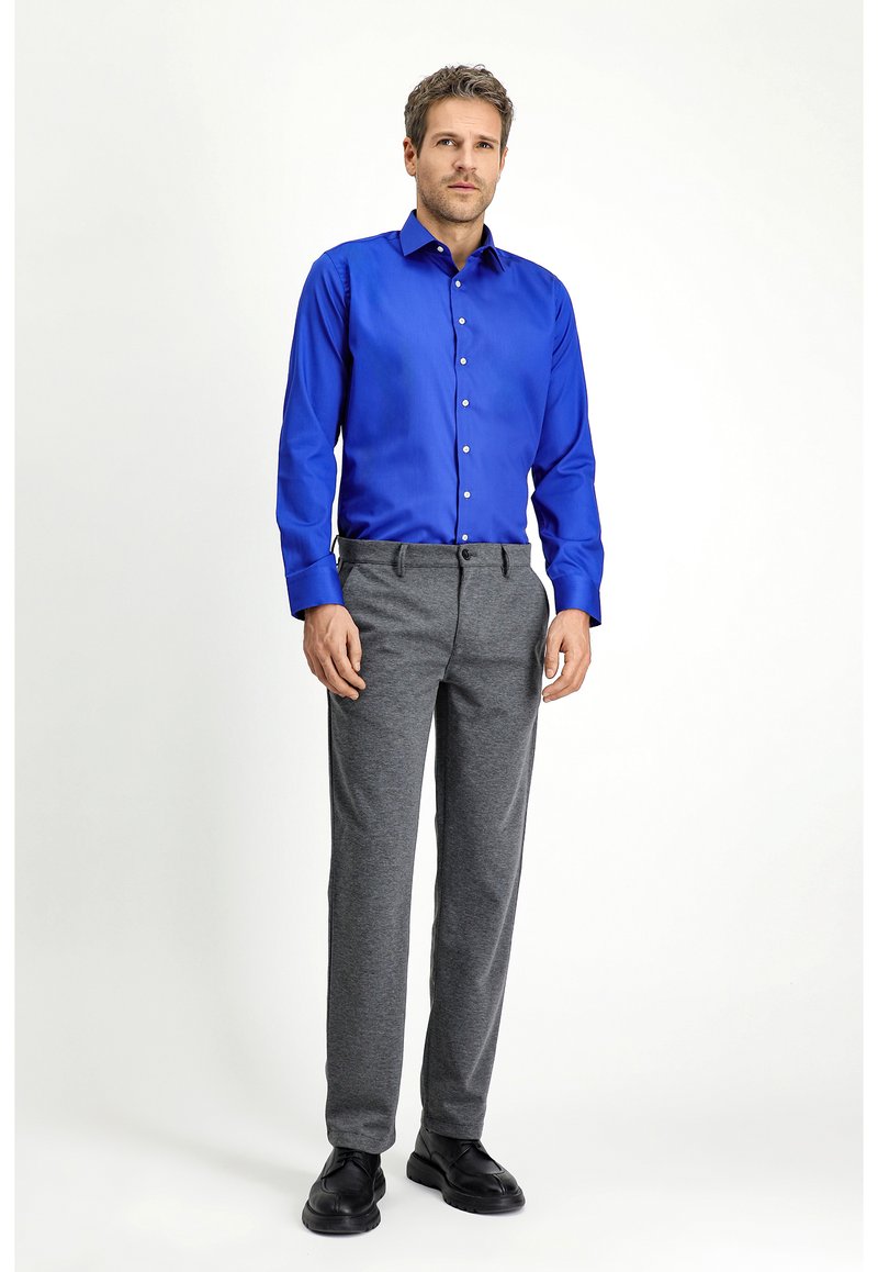 Kigili SIENA NON IRON (BÜGELFREI) Chemise sax blue/bleu roi