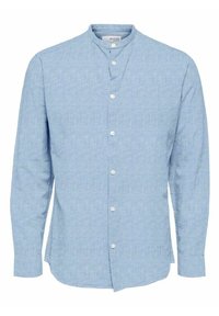 Camicia a maniche lunghe a righe blu chiaro con colletto alla cinese, bottoni frontali e orlo curvo. Tessuto morbido con una finitura texturizzata.