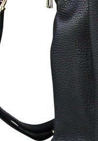 Zwarte leren tote bag met een textuurafwerking, voorzien van gouden hardware en een afneembare schouderriem voor veelzijdige draagmogelijkheden.