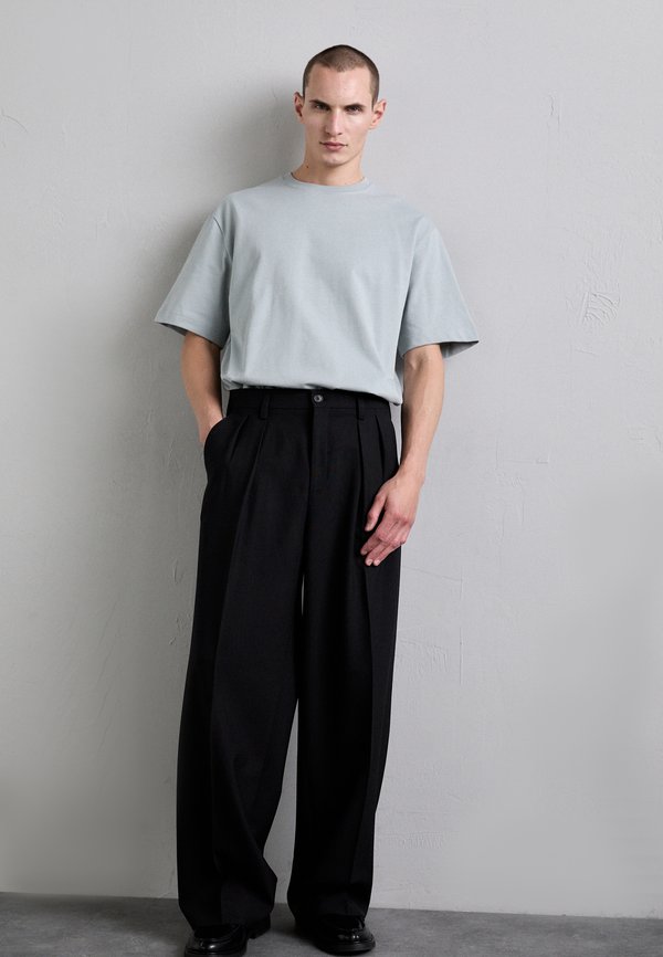 WIDE TROUSERS - Trousers2