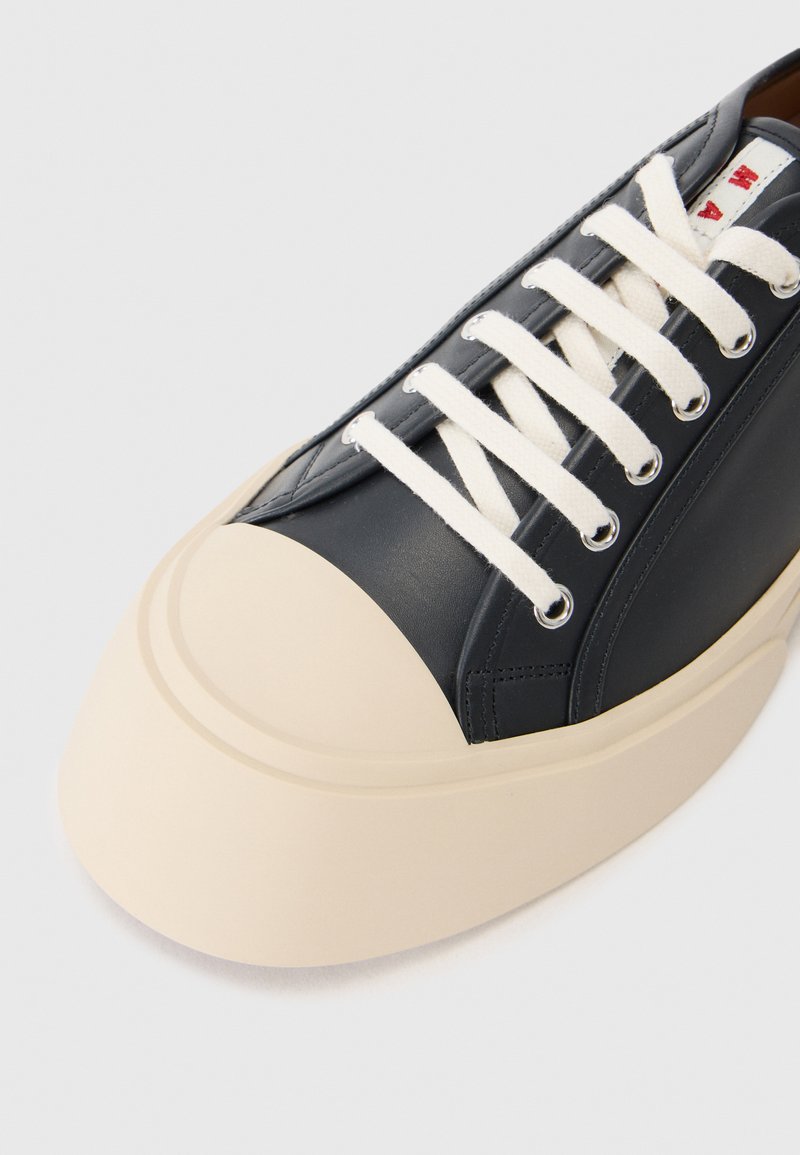 Marni Baskets basses - black