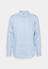 Světlomodrá lněná košile s dlouhými rukávy, s límečkem na knoflíky, předním dílem na knoflíky a malým růžovým logem na levé straně hrudi.