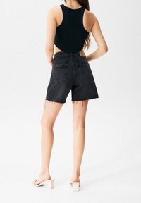 PULL&BEAR Short en jean - mottled black