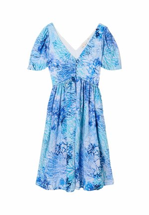 Robe bleu et blanc longueur genou avec col en V, manches courtes bouffantes, taille cintrée et motif floral abstrait.