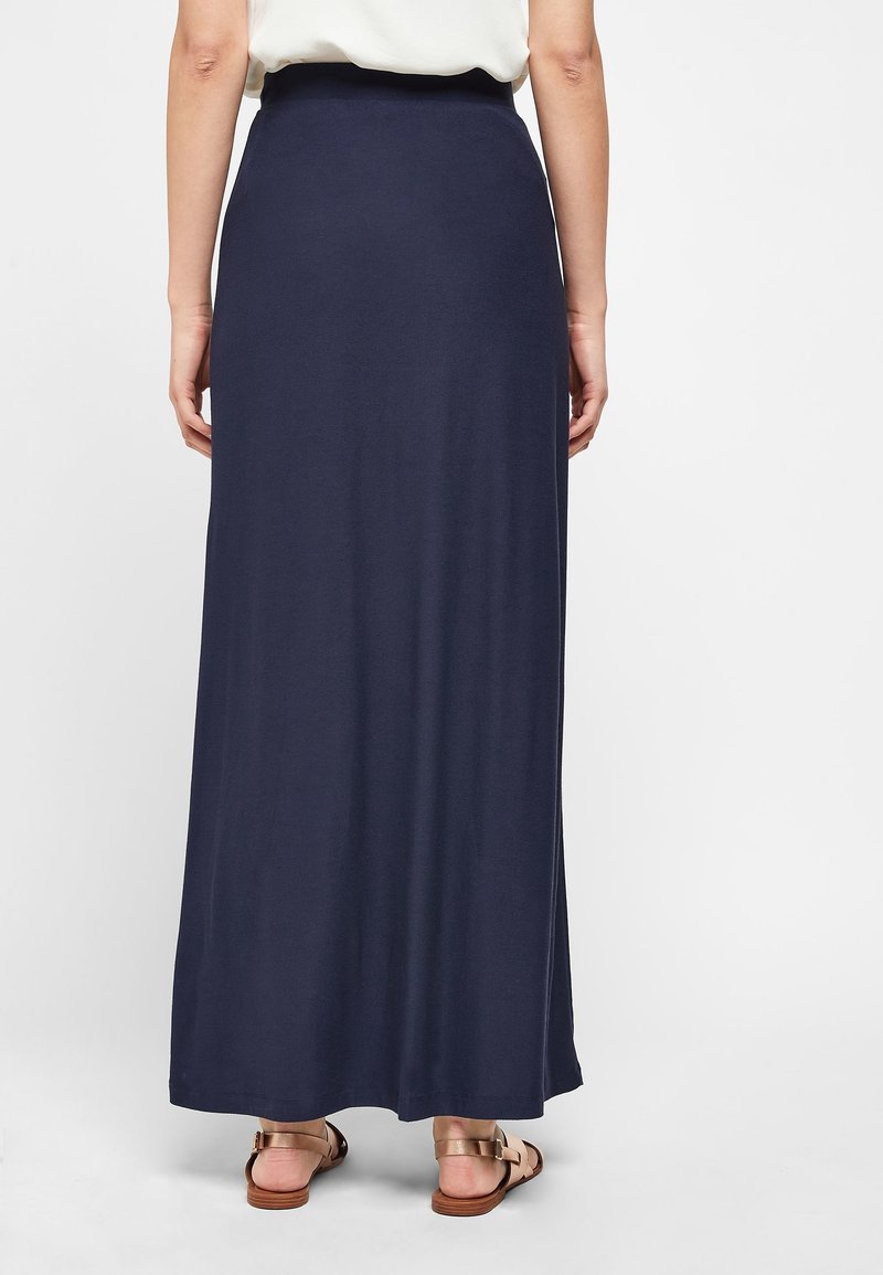 Robe longue grande taille bohème bleue à broderie florale - Ma Robe Bohème