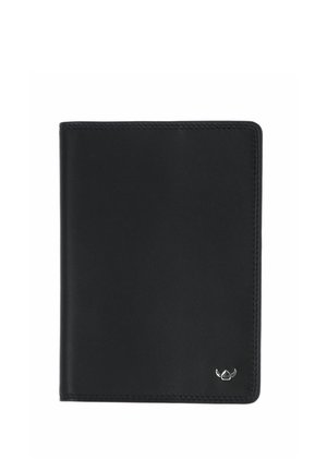 Schwarze Leder-Brieftasche mit genähten Kanten und einem kleinen silbernen Logo in der unteren rechten Ecke vor weißem Hintergrund.