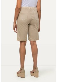 Ulla Popken ELASTISCHE BAND - Shorts - light brown