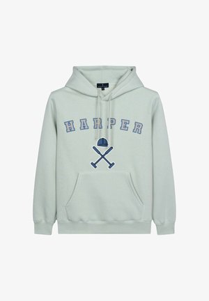 Sudadera verde claro con un bolsillo tipo canguro, que presenta "HARPER" en letras azules y un gráfico de una gorra azul sobre palos cruzados. Textura suave.