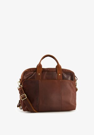 Brun lædertaske med to bærehåndtag, en aftagelig skulderrem og messingdetaljer. Har en glat overflade med en frontlomme.