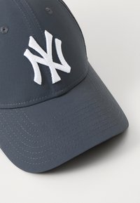 New Era 9FORTY® UNISEX - Cap - grey/white