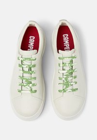 Camper RUNNER UP - Volnočasové šněrovací boty - white