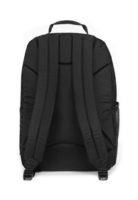 Zaino nero con spallacci imbottiti, maniglia superiore, tasca laterale in rete e texture del tessuto liscia. Design semplice e funzionale.