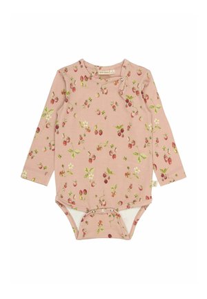 Pikad varrukad beebiülikond pehmest roosast kangast, millel on lilleline muster maasikate ja valgete lilledega. Aluses on nööp sulgemine, mis muudab riietumise lihtsaks.