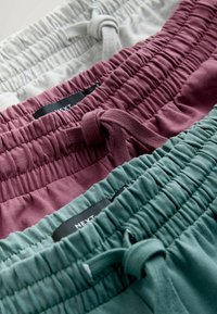 Non sélectionné, blue white red