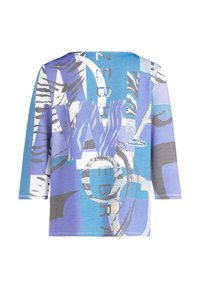 Bunt gemusterter Oberteil mit einem geometrischen abstrakten Design in Blau, Schwarz und Weiß. Hergestellt aus glattem Stoff mit lockerer Passform und Dreiviertelärmeln.