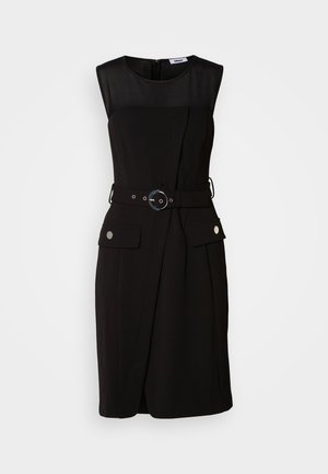 Black sleeveless dress with a fitted bodice, pleats, a round belt buckle, and front patch pockets. Smooth texture, minimalist design.