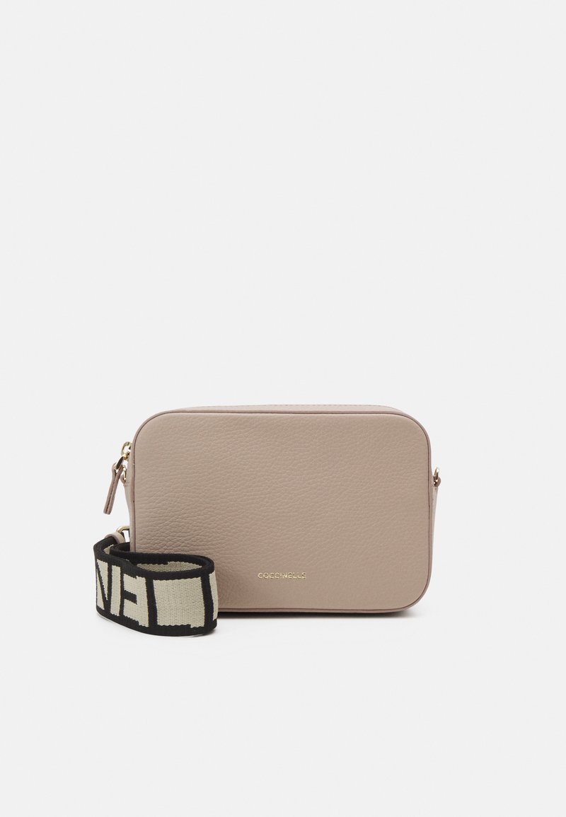 Coccinelle - TEBE - Borsa a tracolla - powder pink, Ingrandire