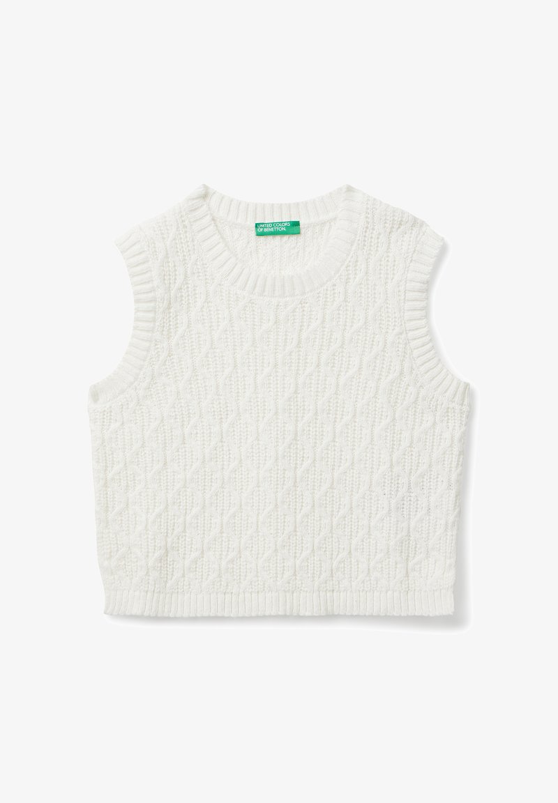 Bílý pletený bezrukávový svetr s kabelovým vzorem a elastickými okraji, uvnitř se zelenou etiketou "United Colors of Benetton".