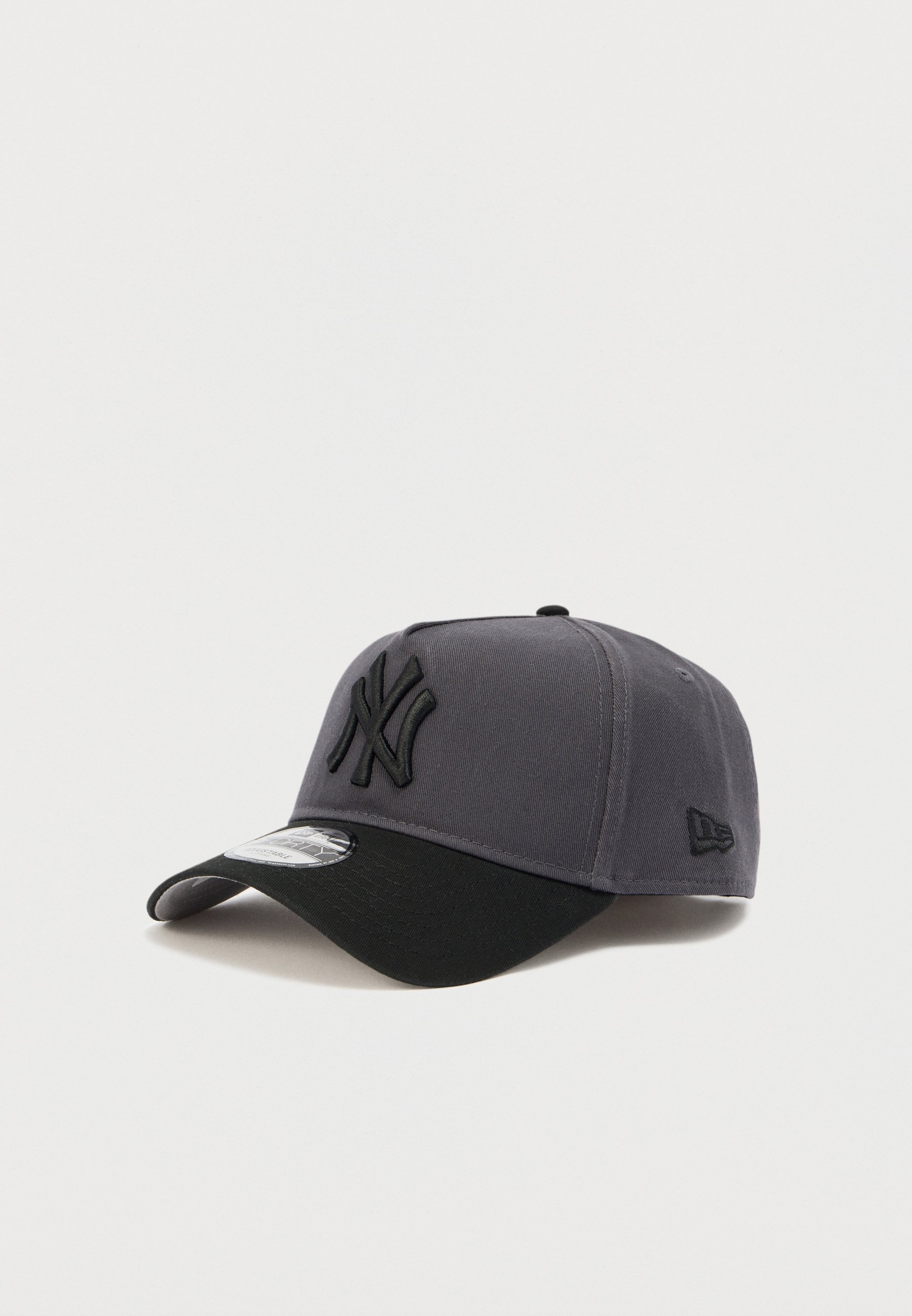 New Era NY Yankees monochrome E-frame cap in black