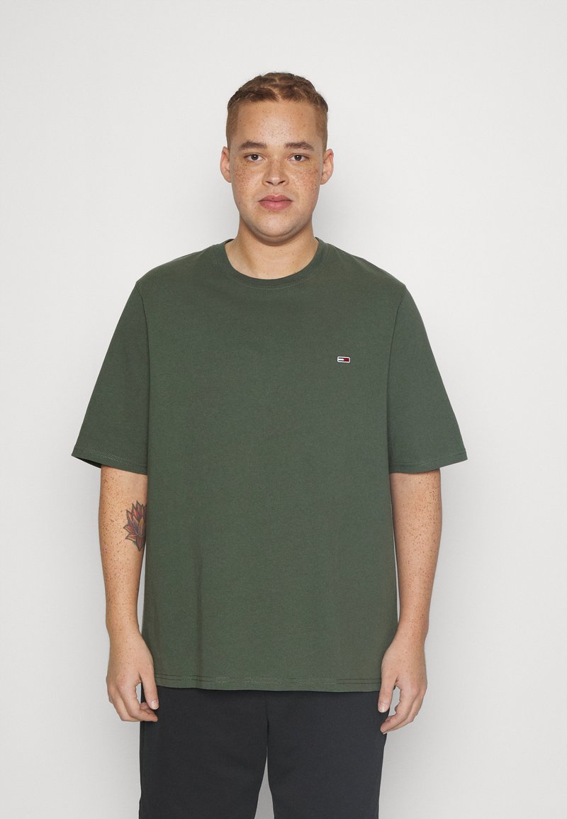 Tommy Jeans Plus SOLID TEE TShirt basic avalon green/oliv Zalando.at