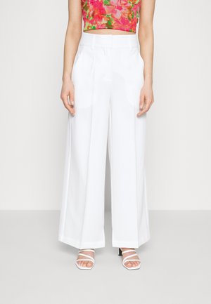 ONLY Petite ONLPELLA BUST - Μπλούζα - rouge red