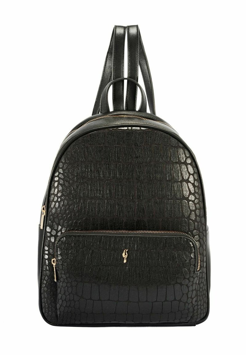 Czarny plecak z ekologicznej skóry z teksturowanym wzorem krokodyla, złotymi zamkami błyskawicznymi oraz przednią kieszenią na zamek. Regulowane paski na górze.