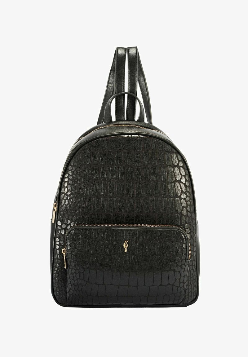 Czarny plecak z ekologicznej skóry z teksturowanym wzorem krokodyla, złotymi zamkami błyskawicznymi oraz przednią kieszenią na zamek. Regulowane paski na górze.
