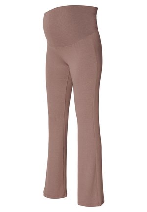 Braune Schwangerschafts-Yogahosen mit einem dehnbaren Bund und ausgestellt geschnittenen Beinen, hergestellt aus einem weichen, glatten Stoff ohne sichtbare Muster oder Akzente.