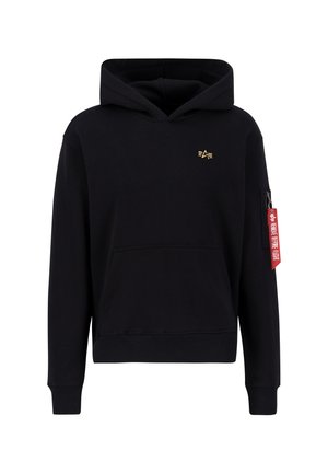 Hoodie noir avec poche kangourou, poche zippée sur la manche, accent logo doré et étiquette rouge. Fabriqué en tissu doux avec des poignets côtelés.