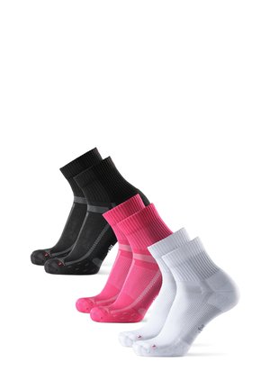 DISTANCE RUNNING 3 PACK - Sports socks - black/pink/white