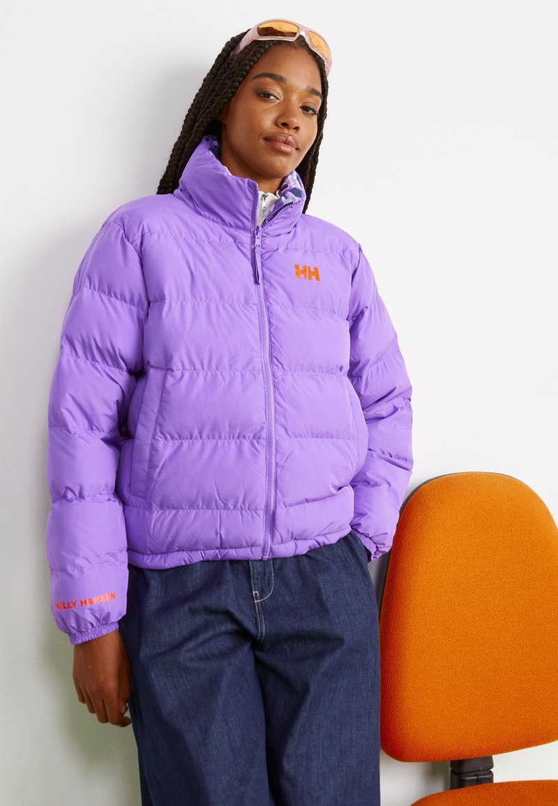 Helly Hansen - YU 23 REVERSIBLE PUFFER - Bunda z prachového peří - electric purple, Zvětšit