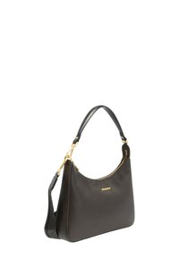 Brązowa skórzana torebka o miękkiej fakturze, zaokrąglonym kształcie, z złotymi akcentami i odczepianym paskiem na ramię. Logo umieszczone z przodu.