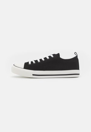 Sapatilhas - black