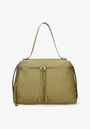 Olijfgroene leren handtas met een enkele schouderriem en een horizontale zilveren ritssluiting met twee leren tassels.