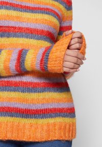 Wrangler Stickad tröja - orange