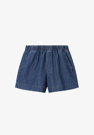 Short en jean bleu avec taille élastique, poches latérales et coutures apparentes sur un fond blanc.