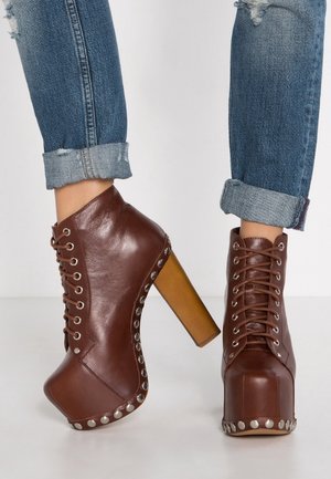 Enkellaarsjes met hoge hak - brown