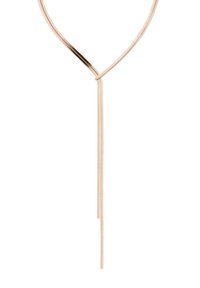 Roze gouden V-vormige halsketting met een slank, minimalistisch ontwerp, met een centrale knoop en twee verlengde strengen die eronder hangen.