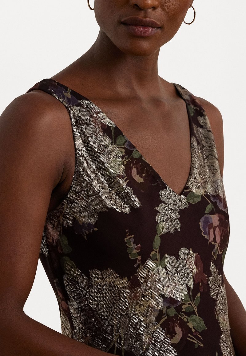 Lauren Ralph Lauren FLORAL METALLIC JACQUARD COCKTAIL DRESS - Cocktail dress / Party dress - burgundy multi/bordeaux - Zalando.co.uk Lauren Ralph Lauren FLORAL METALLIC JACQUARD COCKTAIL DRESS - Cocktail dress / Party dress - burgundy multi/bordeaux - Zalando.co.uk