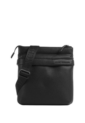 Borsa a tracolla in pelle nera strutturata con tracolla regolabile e logo Armani Exchange visibile sulla tasca anteriore con cerniera.