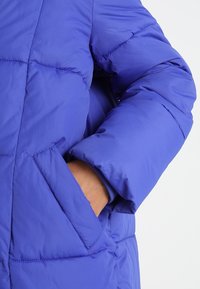 NA-KD Wintermantel - blue