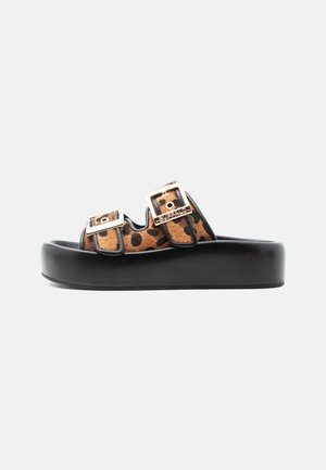 Buffalo EVELYN ARI - Slip-on sandaler - black/brown