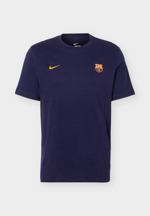 Nike Performance, FC BARCELONA CREST ESSENGLANDIAL TEE - Ρούχα για κλαμπ - blackened blue