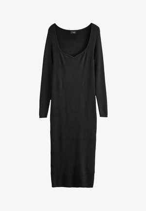 Czarna dzianinowa sukienka z długimi rękawami, dekoltem w serek i prążkowaną teksturą; dopasowana sylwetka z pionowym detalem szwu.