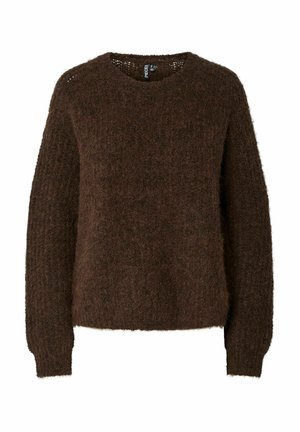Maglione morbido e peloso di colore marrone scuro, con maniche lunghe e scollatura rotonda, esposto su uno sfondo bianco.