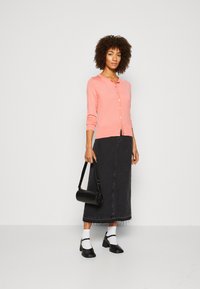 Lindex ANNA - Adīta jaka - coral