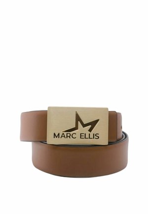 Cintura in pelle marrone con fibbia rettangolare in ottone incisa con una stella e il nome del marchio "MARC ELLIS".