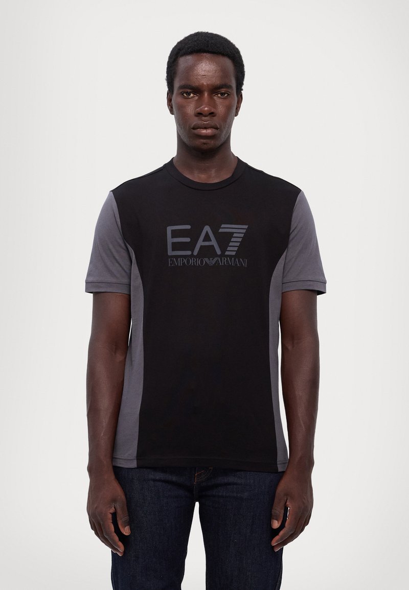 EA7 Emporio Armani Μπλουζάκι με στάμπα - black