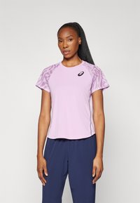 ASICS GAME TOP - Majica kratkih rukava s printom - light ube